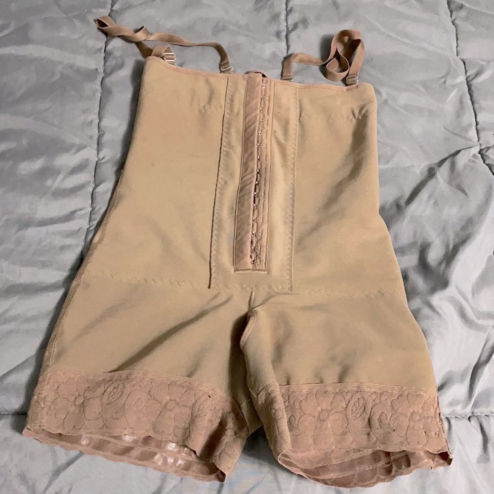 Faja Colombiana (Colombian shapewear )